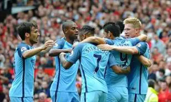 Kanu And Football Reacts As  Iheanacho Downs Manchester  United